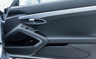 Porsche 911 GT3 TOURING (991.2) 23