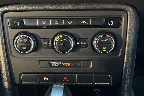 Volkswagen Beetle AUTOMATIC.. 5 SERVICES! CRUISE CONTROL..DAB RADIO..STUNNING CAR! 27