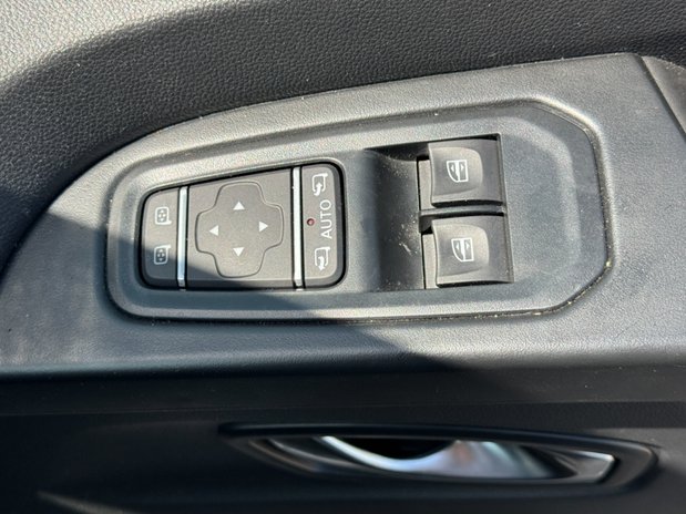 Renault Trafic AUTO SWB L1H1 Low Roof LL31 Air Con Alloys Cruise Nav EURO 6 18