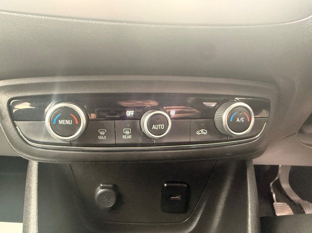 Vauxhall Crossland X SE 27