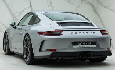 Porsche 911 GT3 Touring (991.2) 10