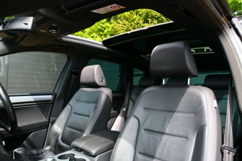 Volkswagen Touareg 3.0 Touareg V6 R-Line TDI BlueMotion Technology Auto 4WD 5dr 5