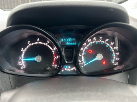 Ford Transit Courier LIMITED 11