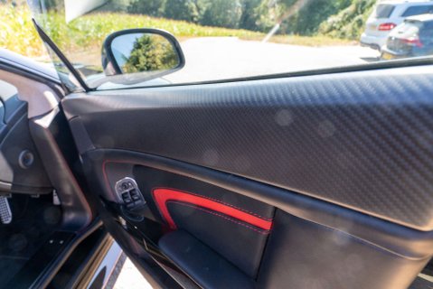Aston Martin Vantage S V12 Manual 15