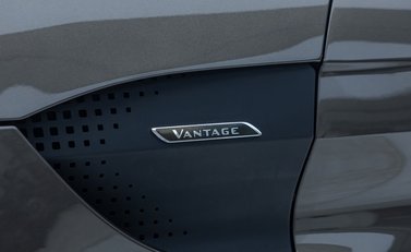 Aston Martin Vantage 007 Edition 44