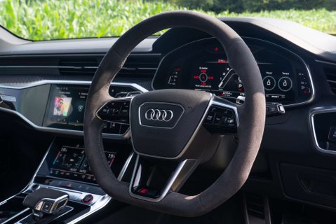 Audi RS6 Carbon Black Urban 11