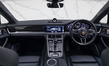 Porsche Panamera Turbo S E-Hybrid Sport Turismo 31