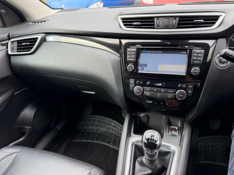 Nissan Qashqai 1.6 dCi Tekna SUV 5dr Diesel Manual 2WD Euro 6 (s/s) (130 ps) 31