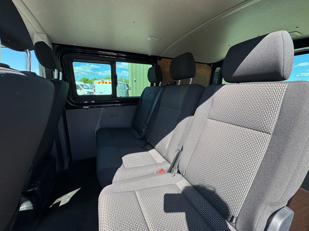 Volkswagen Transporter Crew Cab SWB L1H1 Highline T32 Air Con Alloys Sensors Tow Bar EURO 6 11