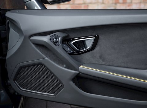 Lamborghini Huracan Spyder LP640-4 EVO 21