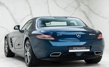 Mercedes-Benz SLS AMG 3