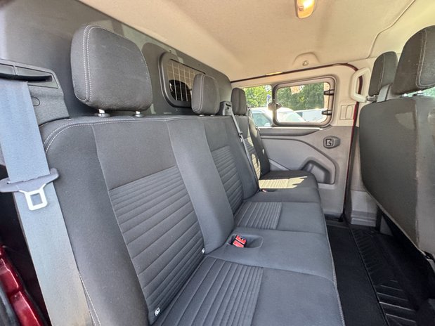 Ford Transit Custom Crew Cab SWB L1H1 Low Roof Limited 300 Air Con Alloys Sensors EURO 6 16