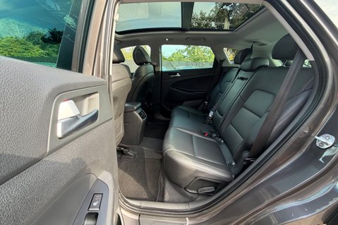 Hyundai TUCSON CRDI PREMIUM SE - 2 OWNERS - 10 HYUNDAI SERVICES  30