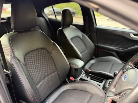 Ford Focus 1.0T EcoBoost ST-Line X Euro 6 (s/s) 5dr 15