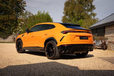 Lamborghini Urus V8 16
