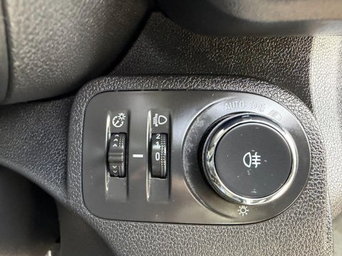 Vauxhall Combo 1.5 Turbo D 2000 Dynamic Panel Van 4dr Diesel Manual L1 H1 Euro 6 (100 ps) 29