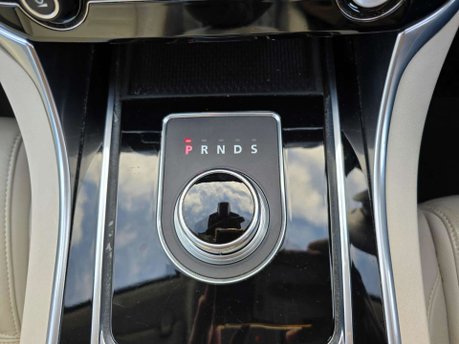 Jaguar XE 2.0d Prestige Auto Euro 6 (s/s) 4dr 34