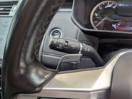 Land Rover Discovery 3.0 Discovery R-Dynamic SE D MHEV Auto 4WD 5dr 80