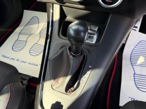Alfa Romeo Giulietta 1.4 TB MultiAir Veloce TCT Euro 5 (s/s) 5dr 27