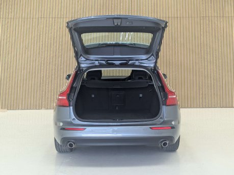 Volvo V60 2.0 V60 Momentum B4 MHEV Auto 5dr 27