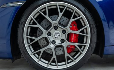 Porsche 911 Carrera 4S (992) 25