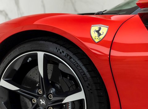 Ferrari SF90 Stradale 24