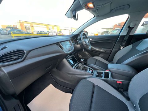 Vauxhall Grandland X 1.2 Grandland X Tech Line Nav T S/S 5dr - NATIONAL DELIVERY* 23