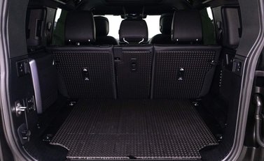 Land Rover Defender V8 33