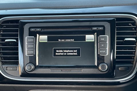 Volkswagen Beetle AUTOMATIC.. 5 SERVICES! CRUISE CONTROL..DAB RADIO..STUNNING CAR! 28