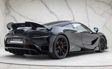 McLaren 765LT 6