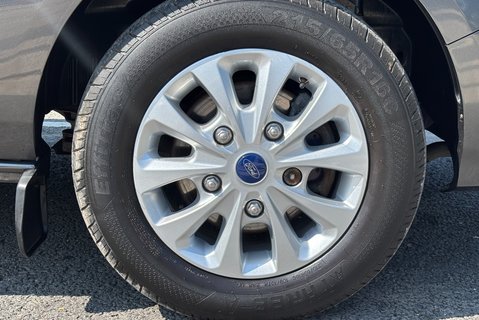 Ford Transit Custom 320 L2 Limited 130 ps Selectshift Double Cab in Van 33