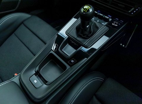 Porsche 911 (992) GT3 Touring 17