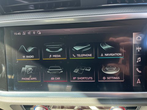 Audi Q3 TFSI SPORT 19