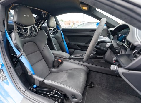 Porsche 911 (992) GT3 12