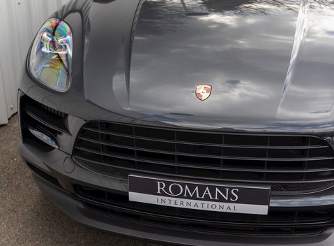 Porsche Macan S 25
