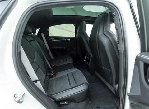 Porsche Cayenne GTS Coupé 12