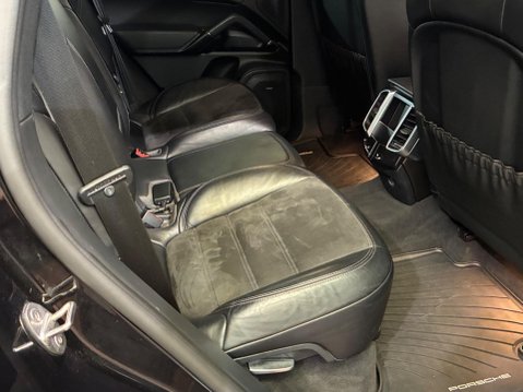 Porsche Cayenne 3.0 TD V6 Platinum Edition TiptronicS 4WD Euro 6 (s/s) 5dr 27