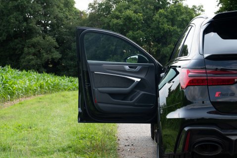 Audi RS6 Carbon Black Urban 5