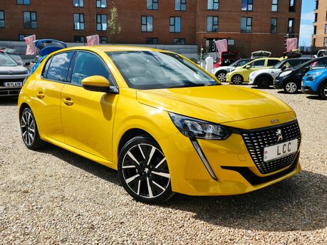 Peugeot 208 1.2 PURETECH ALLURE S/S STUNNING CAR! LOW INSURANCE!MAIN DEALER HISTORY