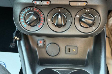 Vauxhall Corsa EXCITE AC ECOFLEX - HUGE SPEC - AIRCON - HEATED SEATS & STEERING WHEEL 10