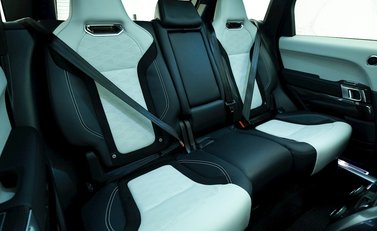 Land Rover Range Rover Sport 5.0 SVR Carbon Edition 12