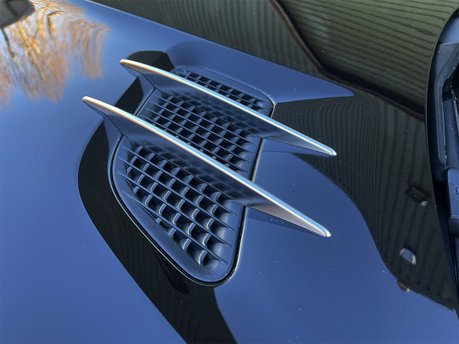 Mercedes-Benz SL Series SL63 AMG 37