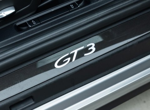 Porsche 911 GT3 Touring (991.2) 24