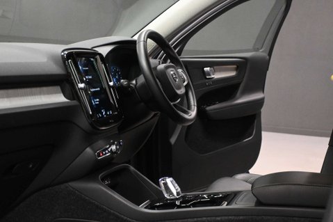 Volvo XC40 2.0 XC40 Inscription Pro B4 MHEV Auto 5dr 28