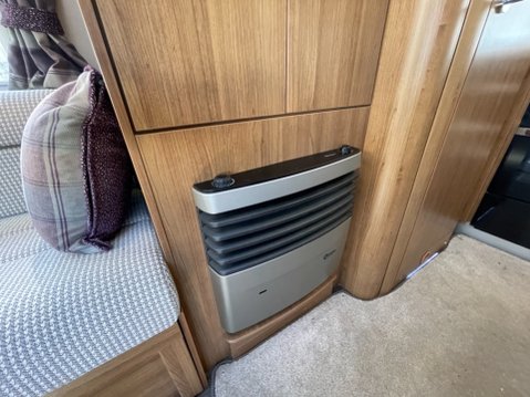 Auto-Trail Tracker EKS *** SOLD *** 18