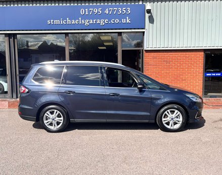 Ford Galaxy 2.5 Galaxy Titanium HEV CVT 5dr 10