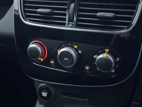 Renault Clio 1.5 Clio Iconic dCi 5dr 12