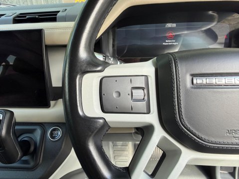Land Rover Defender HSE MHEV 29