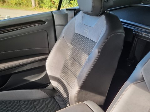 Volkswagen T-Roc R-LINE TSI DSG 21