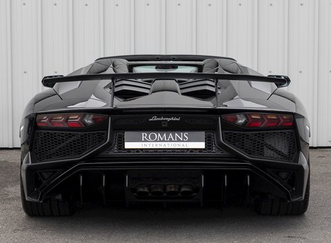 Lamborghini Aventador SV LP 750-4 Roadster 5